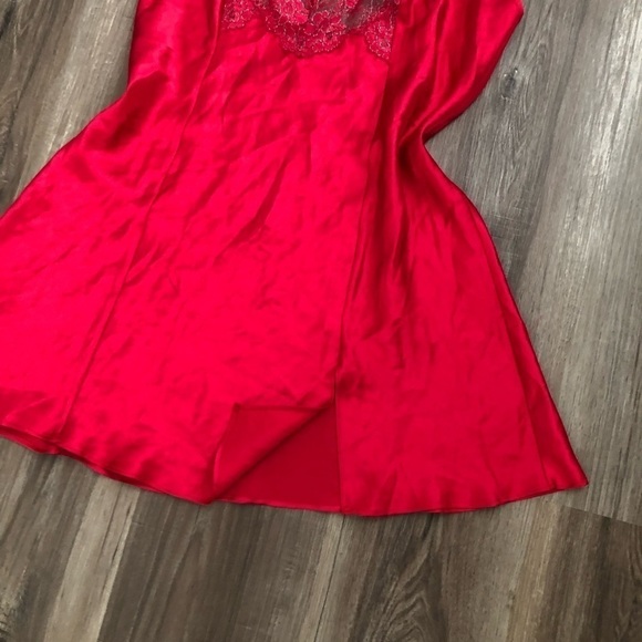 Victoria’s Secret red intimate lace detail slip size medium - Picture 2 of 9